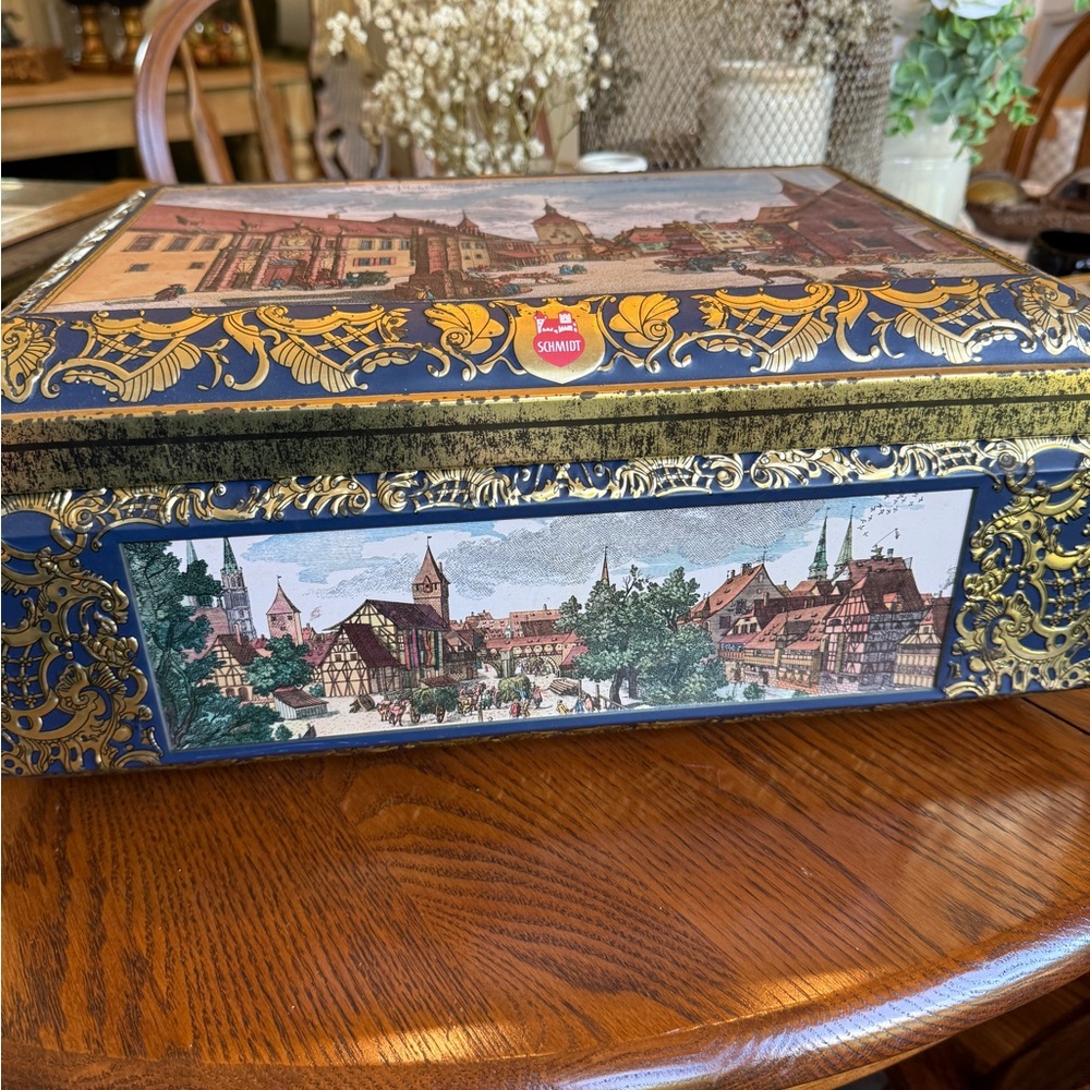2 Large Vintage Decorative Castle Tins made in Germany - Picture 8 of 15